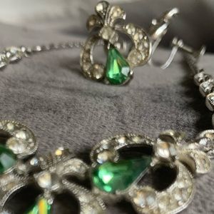 Royalty style vintage necklace and clip earring set